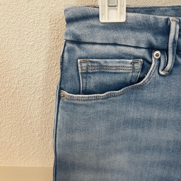 Good American Exposed Button Fly High Rise Jeans - Picture 7 of 10